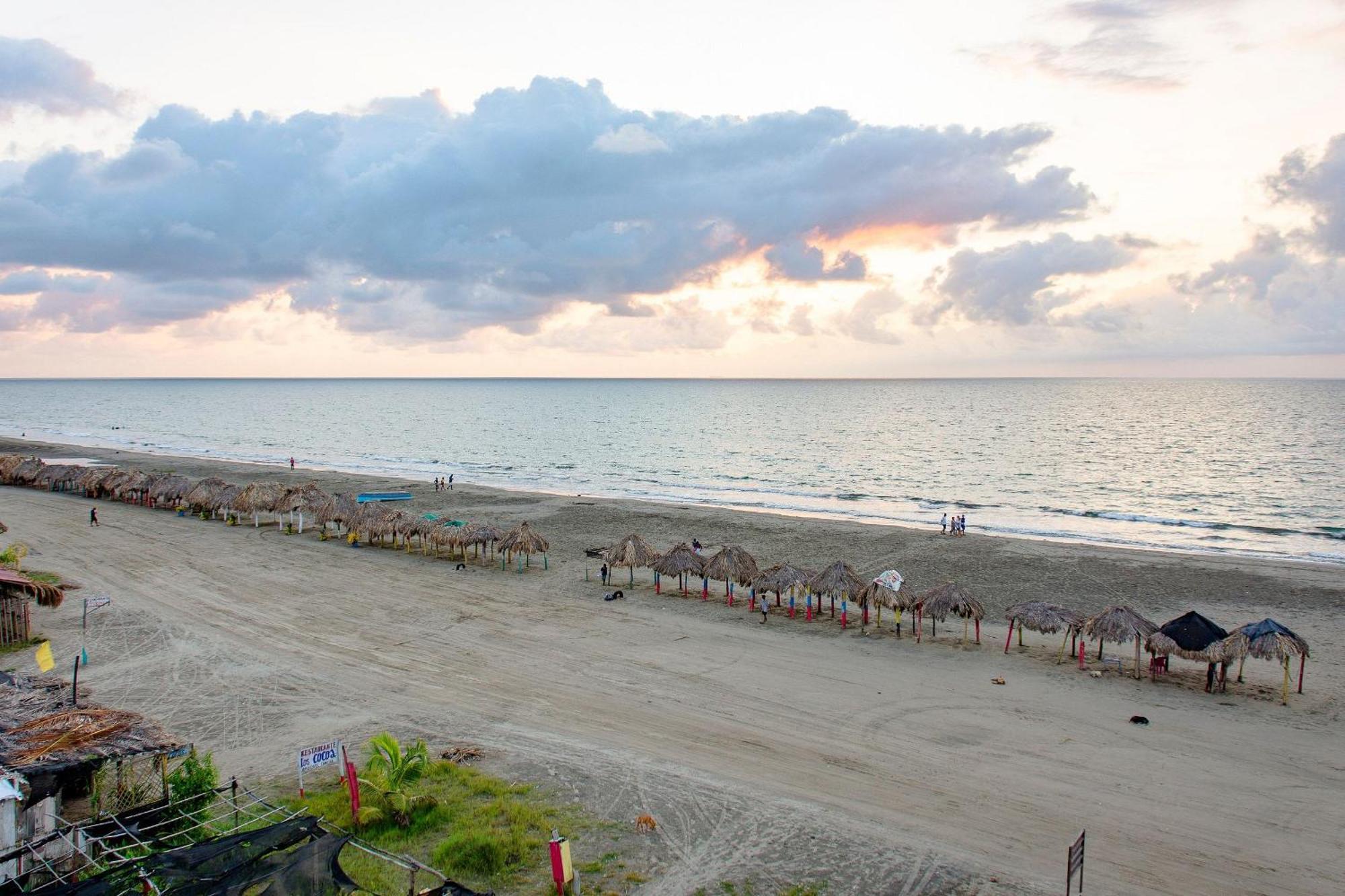 Amazing Beach House 13Br W/Pool & Staff Cartagena Buitenkant foto